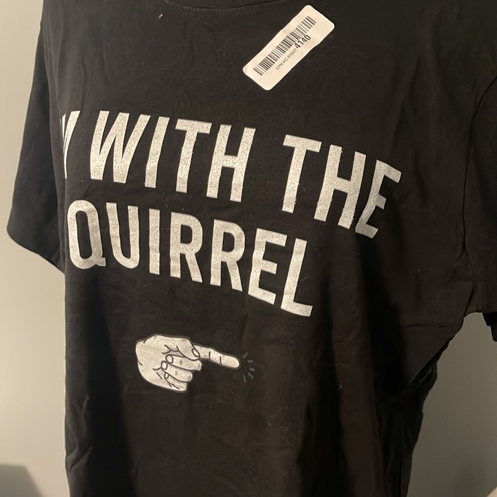 Black Graphic T-Shirt with Slogan I am with the squirrel ladies XL new - Picture 3 of 5